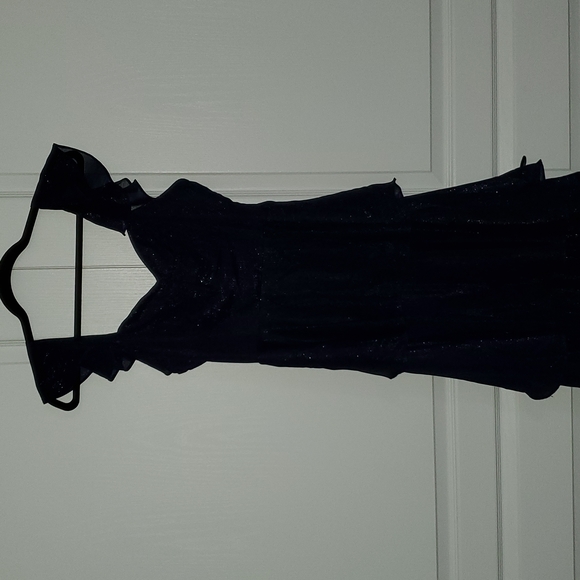 Tiered Shimmery Gown - Picture 3 of 9